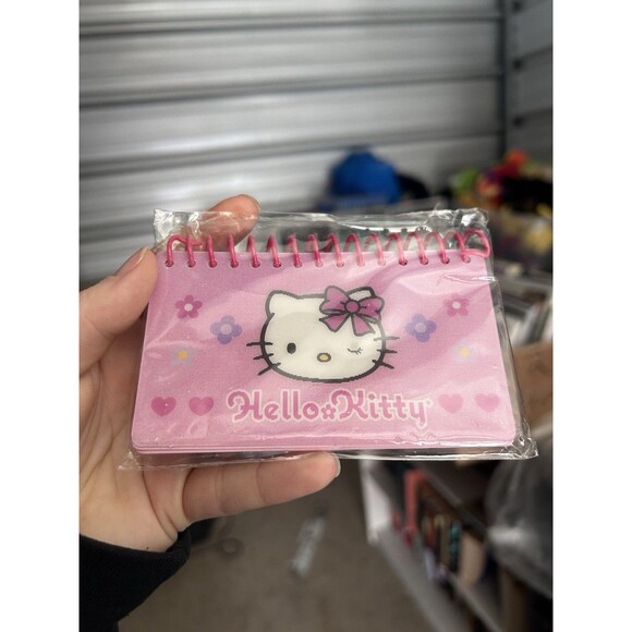 Sanrio 2007 Hello Kitty Vinyl Cover Holograph Notebook Mini Hello Kitty Winking - Picture 2 of 4